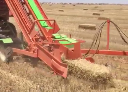 Acar Yatağanlı Balya Yükleme Makinası 2